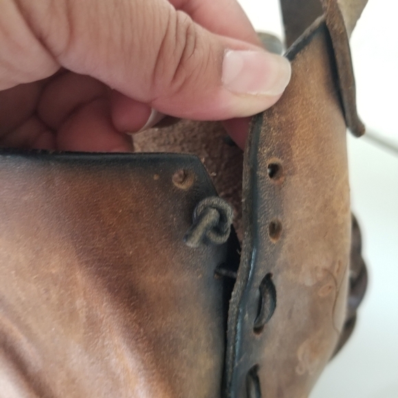 Vintage | Leather Saddle Bag - Picture 6 of 11
